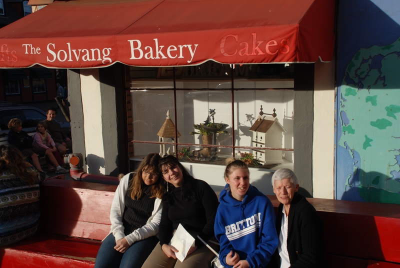 2007_11_24 14 Outside The Solvang Bakery.JPG
