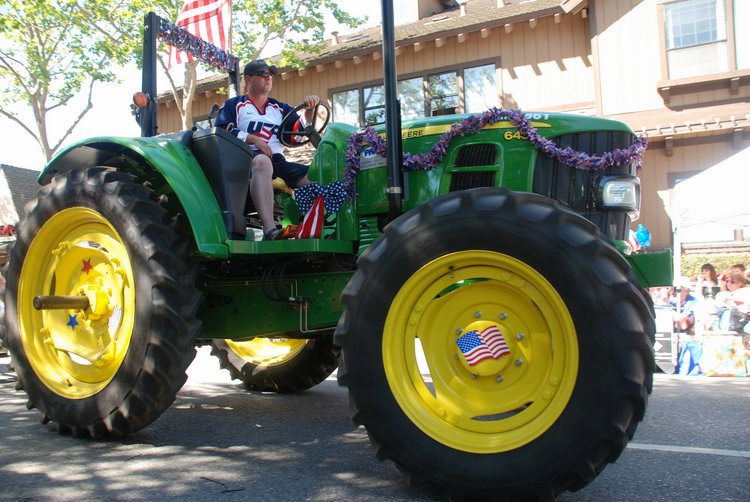 2011 Independence Day (09) John Deere.JPG
