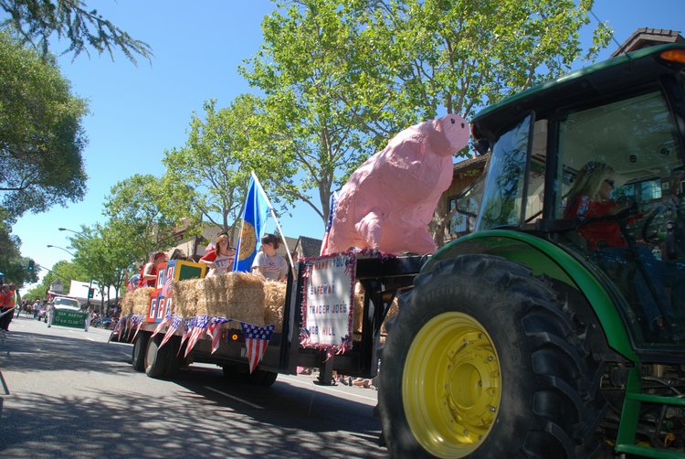 2011 Independence Day (19) FFA Float.JPG