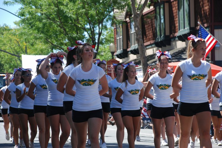 2011 Independence Day (31) LO Cheer!.JPG