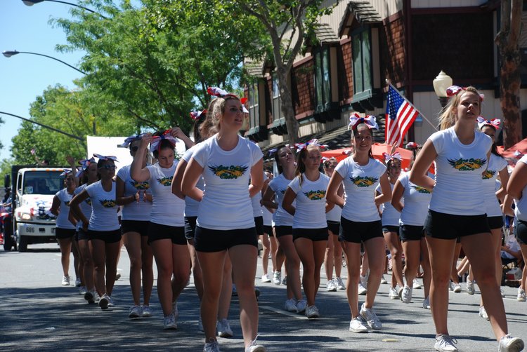 2011 Independence Day (32) LO Cheer!.JPG