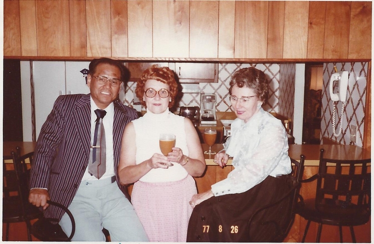 1977-08-26 Asai-san, Catherine Burriss, Fran Haskell.jpg