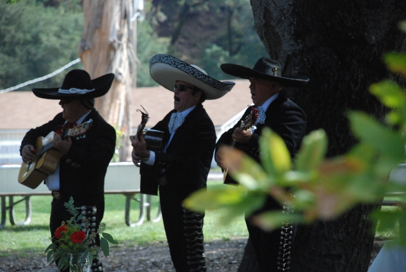 2009_10_24 Amy & Ray's Wedding_01- Mariachis.JPG