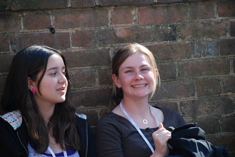 352 Williamsburg - Governor's Palace - Ariel & Megan.jpg