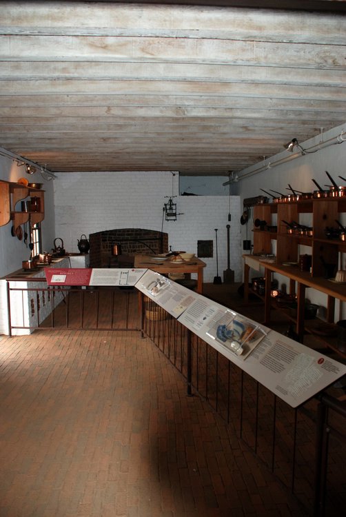 417 Monticello - Kitchen.jpg