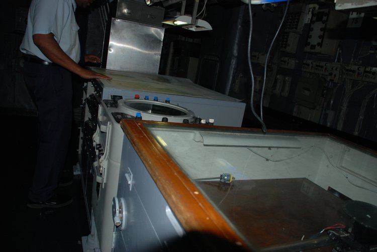 534 DC - Navy Yard - Destroyer Barry (DD 933).jpg