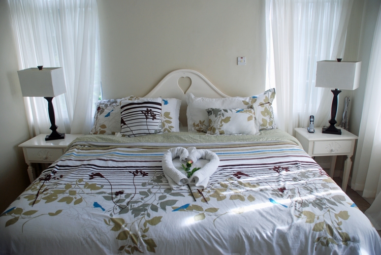 05A05e Retreat Guest House, Bed.jpg