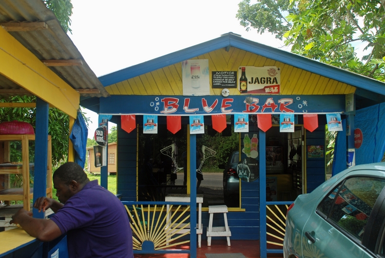 61B46ec Chuckie at the Blue Bar.jpg
