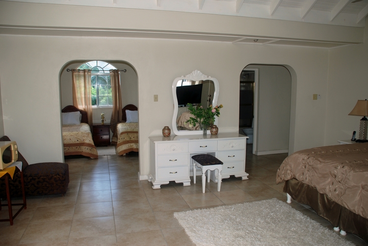 10B17ec Suite.jpg