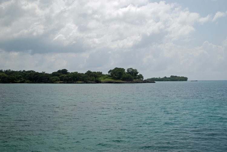02C22ec Nearing the Point and the Island.JPG