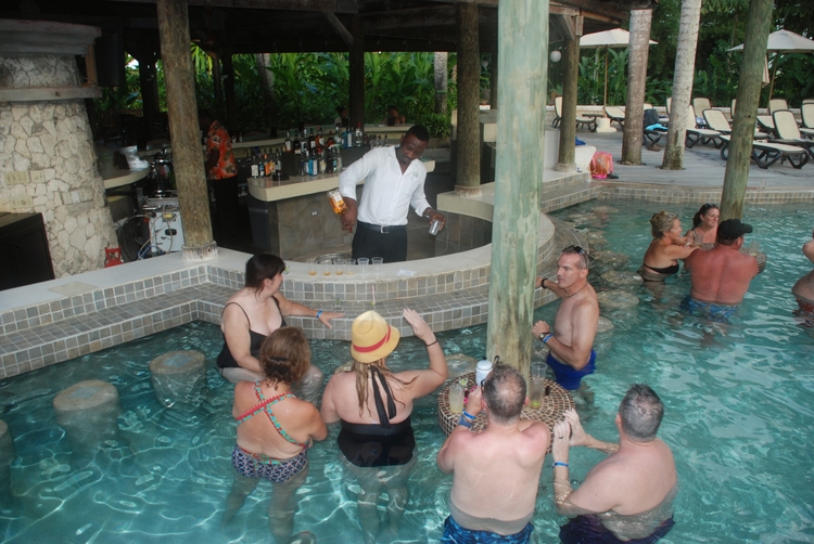 26C75 Pool Bar.JPG