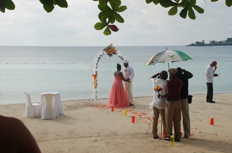 34D85e Beach Wedding.jpg