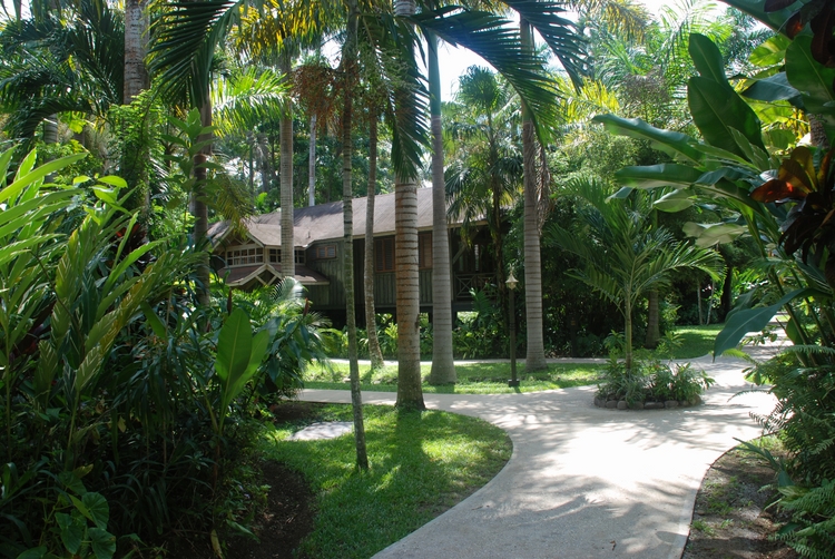10D18 Walkway.JPG