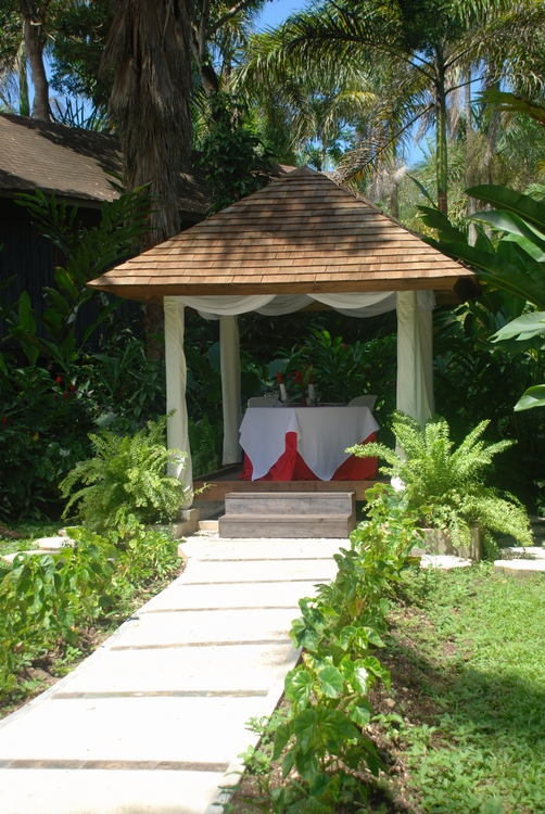 40D55 Romantic Dinner Gazebo.JPG